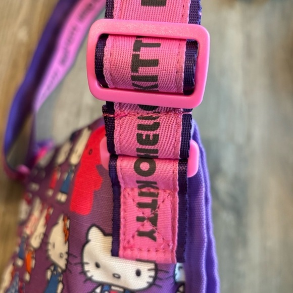 Hello Kitty Sanrio Adjustable Crossbody Purse
Bag - Picture 9 of 13